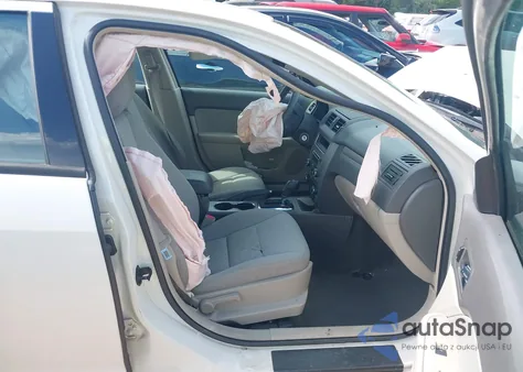 2011 Ford Fusion S z USA, uszkodzony, nr VIN 3FAHP0GAXBR268804